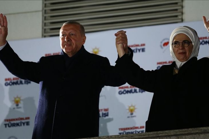 Oposisi memimpin penghitungan suara di Istanbul