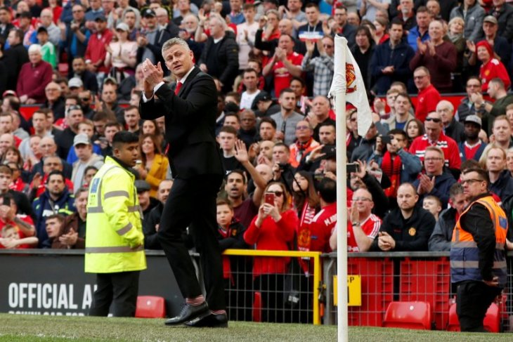 Solskjaer ingin pemainnya tiru semangat MU saat juara treble 1999