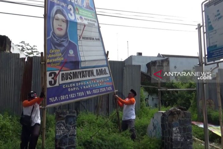 Bawaslu Kota Madiun libatkan 800 personel bersihkan APK Pemilu 2019