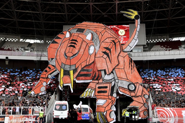 Saling dukung Aremania-Jakmania contoh untuk suporter Indonesia
