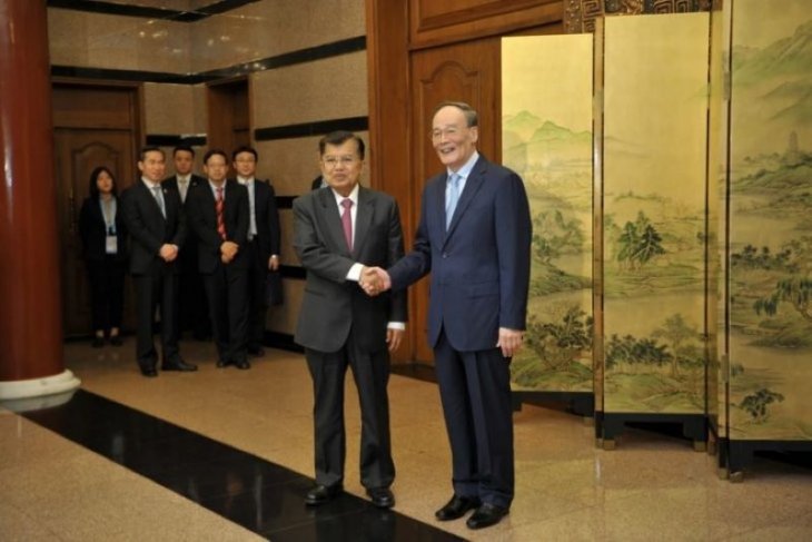 Kalla holds bilateral meet with Chinese VP before visiting Jinping