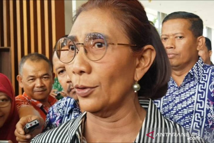 Susi Pudjiastuti imbau masyarakat kurangi sampah