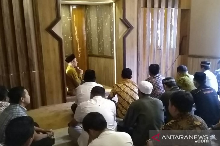 Komisioner KPU gelar shalat ghaib doakan petugas KPPS yang gugur