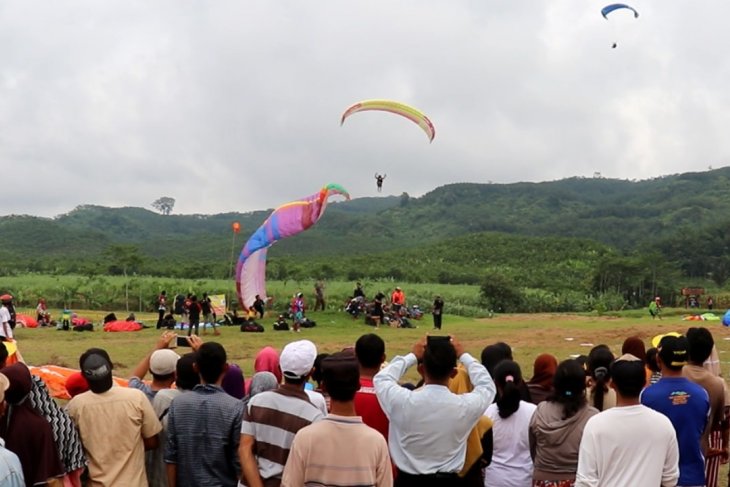 TROI sukses gelar kejuaraan paralayang dengan