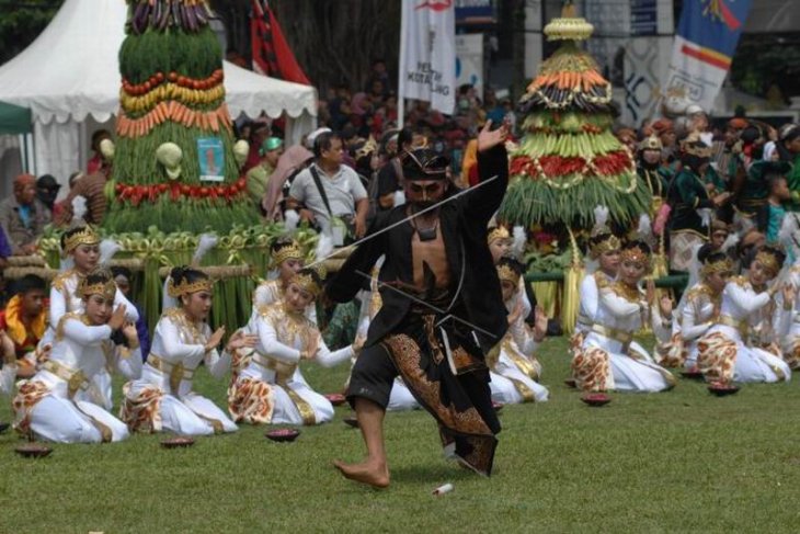 Sendratari babad mahardika