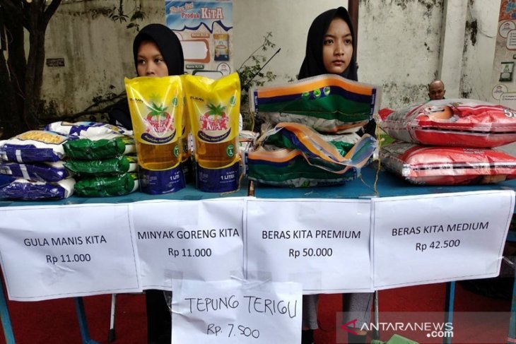 Bupati stok beras di Kepulauan Aru cukup hingga lebaran