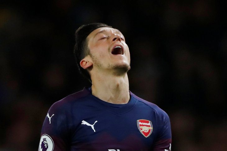 Mesut Ozil danai operasi 1.000 anak-anak sebagai proyek pernikahan