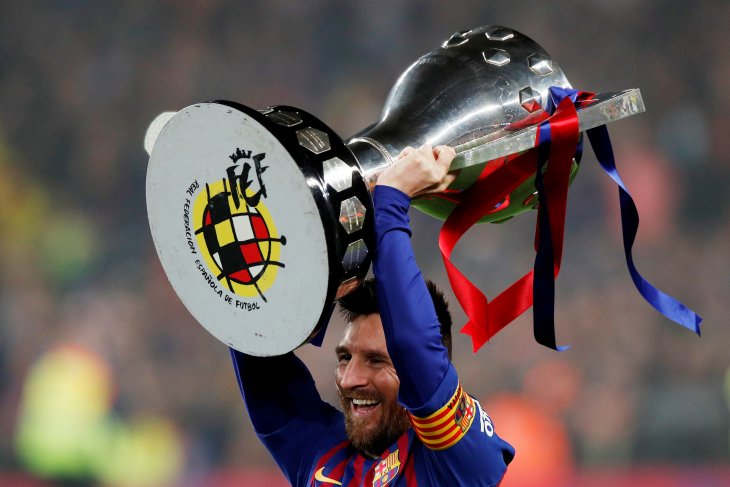 Messi raih trofi