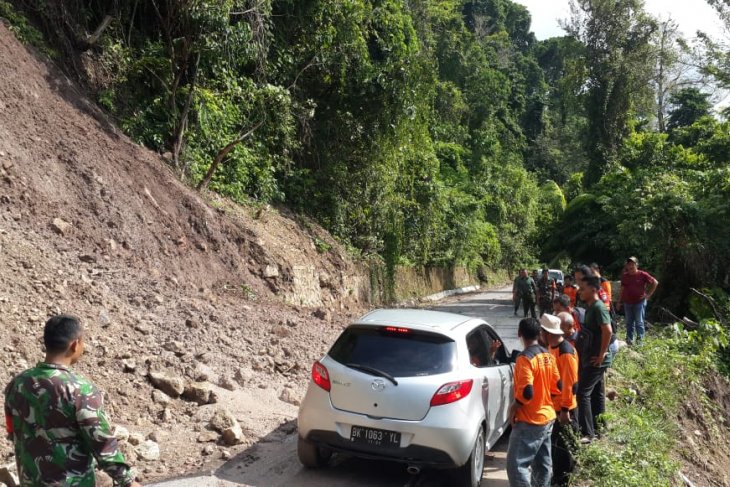 Waspadai angin kencang disertai hujan dan petir di Aceh