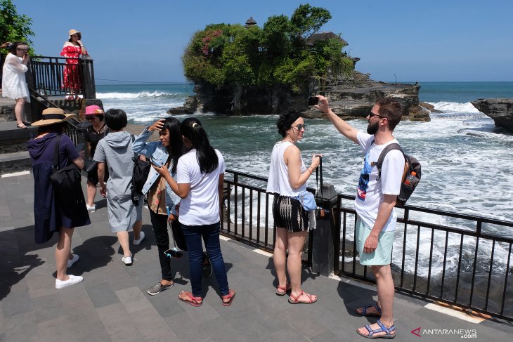 Kunjungan wisatawan domestik ke Tanah Lot menurun (video)