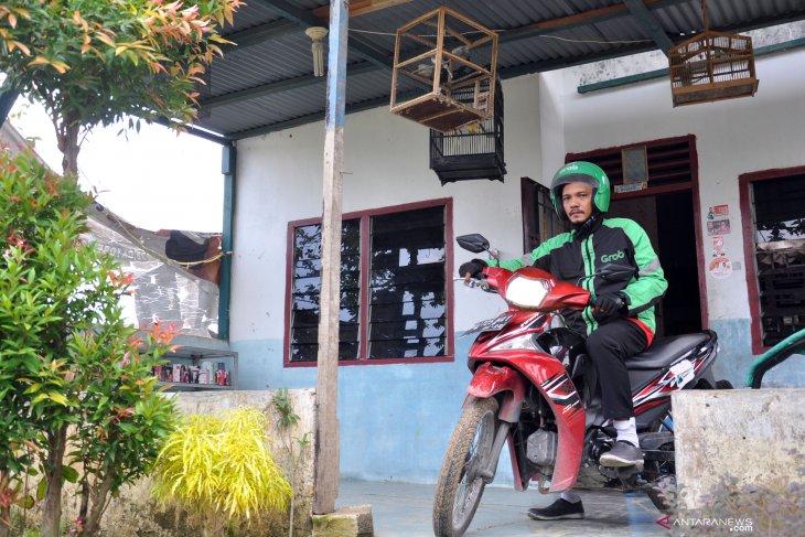 Sempat diremehkan, penarik ojek online ini lolos jadi anggota DPRD