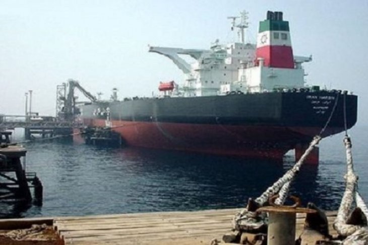 Iran menyita kapal yang diduga selundupkan minyak di Teluk