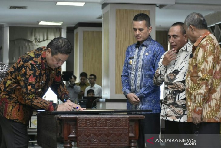 Komitmen cegah korupsi, Bupati Dairi turut teken kesepakatan dengan KPK