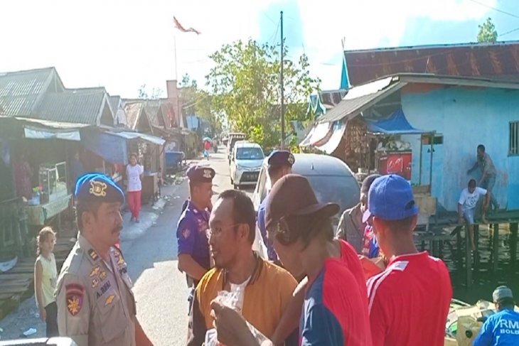 Satpolairud allot free takjil for coastal communities
