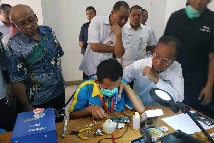 Minister commits to offering working capital to disabled