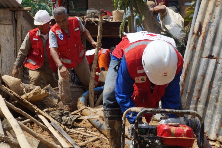 PMI pasok air bersih untuk korban banjir di Bengkulu