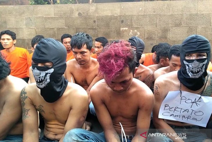Polisi usut latar belakang pelaku ricuh di Petamburan