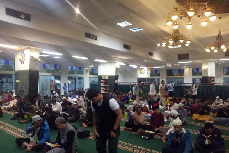 PT Pusri memfasilitasi iktikaf ribuan muslim Palembang