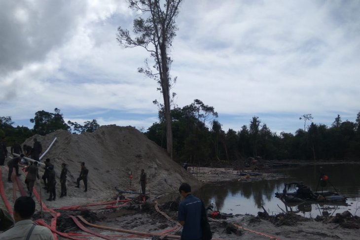 Kepala Satpol PP Bangka Tengah minta para penambang liar diproses hukum