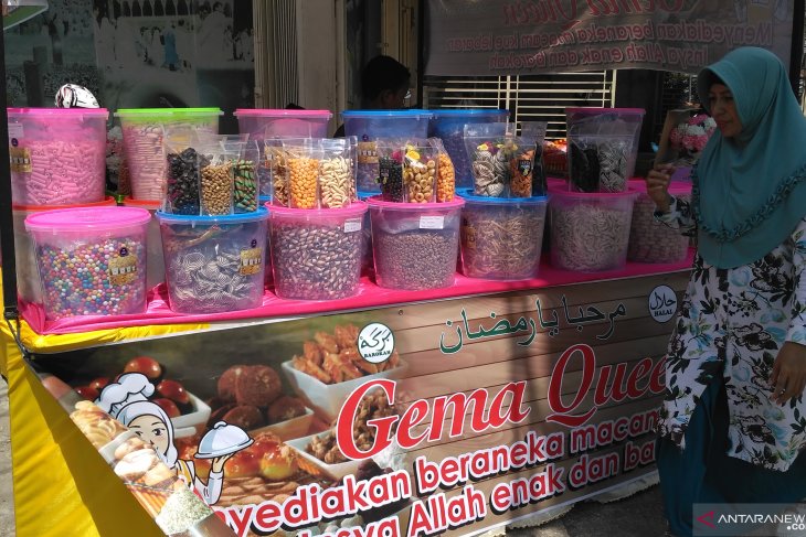 Kue lumpia Jambi jadi buruan masyarakat untuk penganan Lebaran