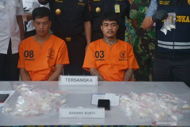 Pasutri dituntut 15 tahun karena miliki 37 paket sabu