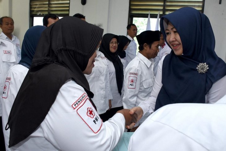 Ning Lik lantik pengurus PMI tiga kecamatan
