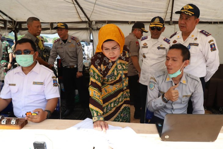 Bupati Serang pantau posko mudik Lebaran untuk pastikan pemudik nyaman
