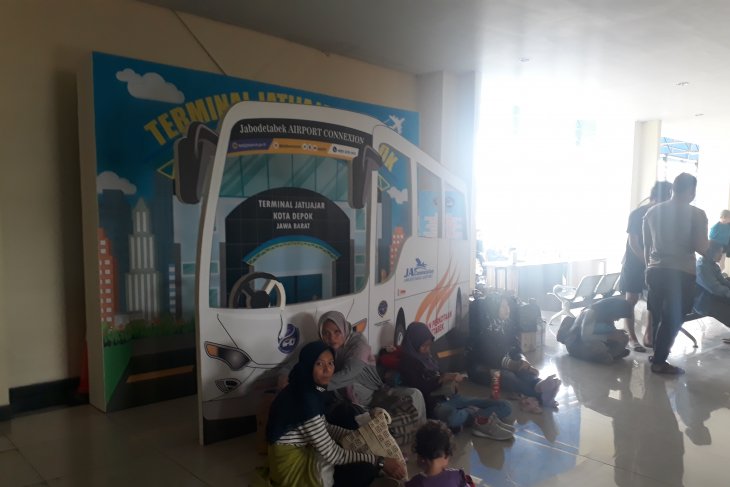 Dinkes Kota Depok periksa kesehatan sopir bus mudik