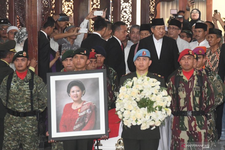 Bupati Gorontalo sebut ibu Ani Yudhoyono sosok inspiratif