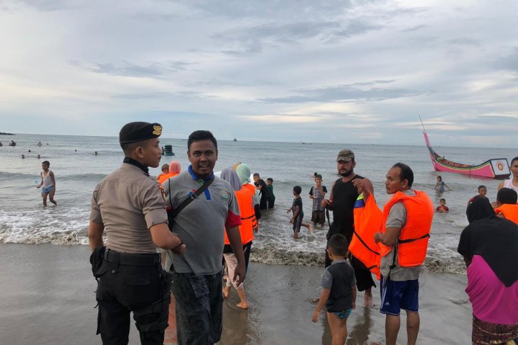 Libur Lebaran polisi patroli tempat wisata di Lhokseumawe