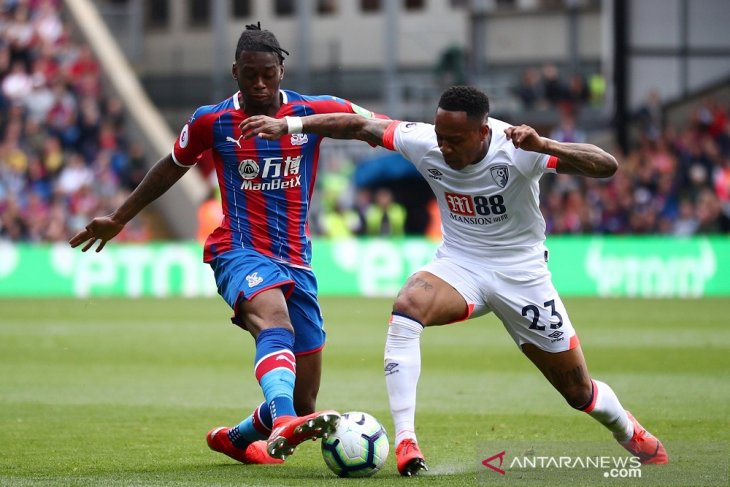 Manchester United menawar Wan-Bissaka 40 juta pounds, ditolak Palace