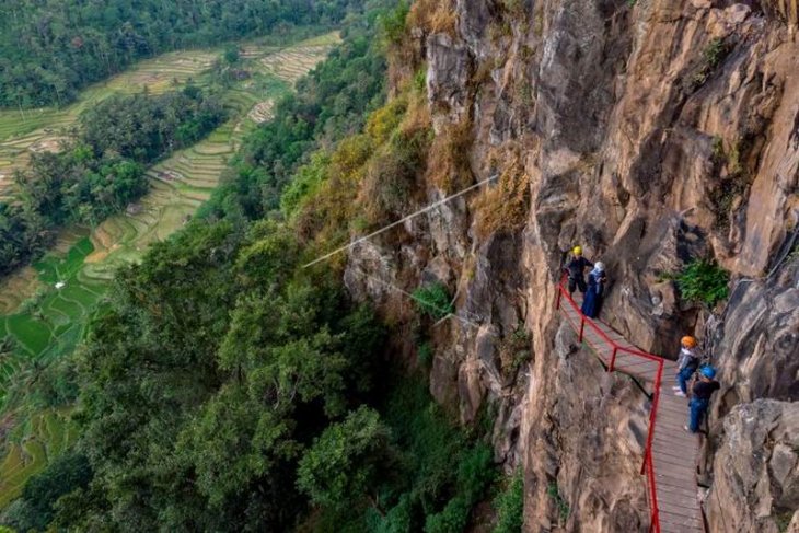 Wisata alam bukit Gumuk Reco