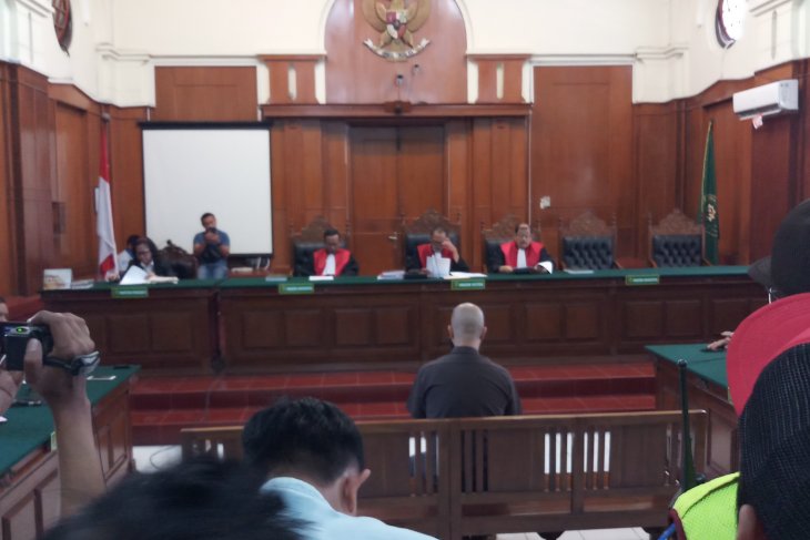 Ahmad Dhani divonis satu tahun penjara