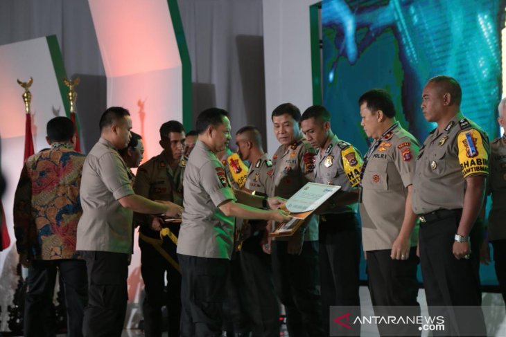 Bripka Bastian Tuhuteru terpilih jadi polisi teladan 2019
