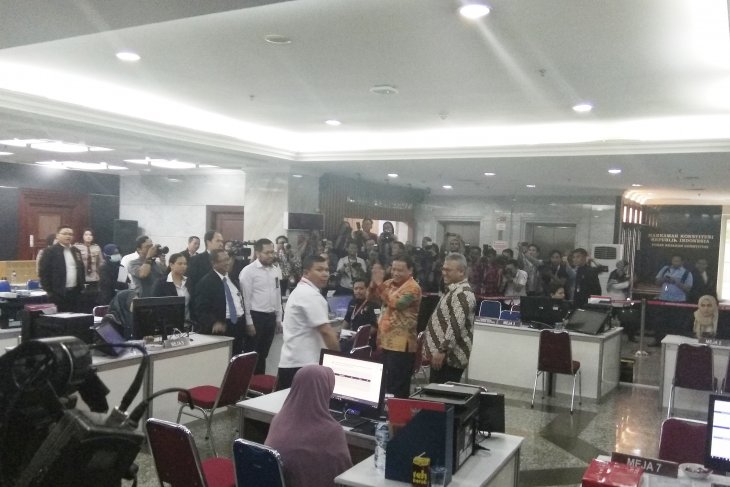 KPU dan Bawaslu RI serahkan berkas ke MK jelang sidang sengketa pemilu