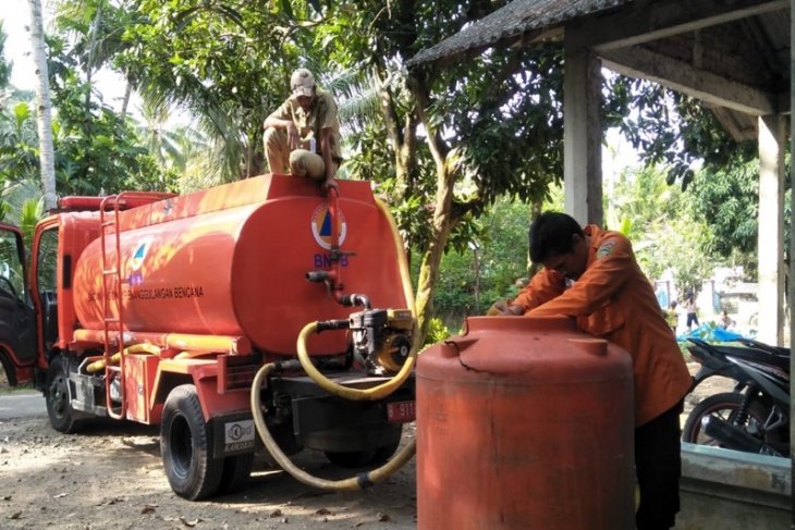 Banyumas readies tank trucks to anticipate drought