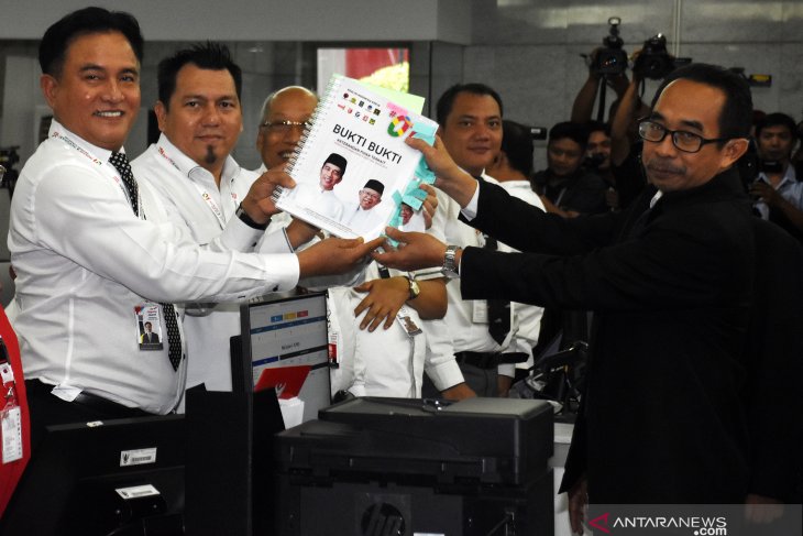 Kuasa hukum Jokowi-Amin siapkan kejutan untuk bantah dalil Prabowo-Sandi