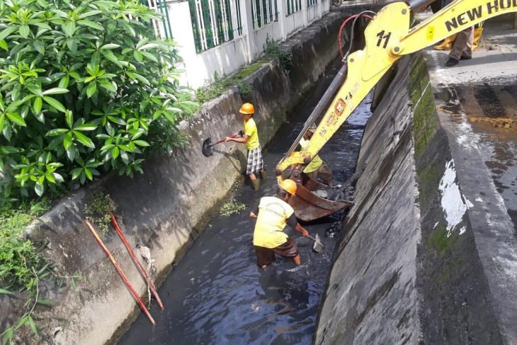 Dinas PU Medan peringatkan bangunan tak berizin di Jalan HM Joni