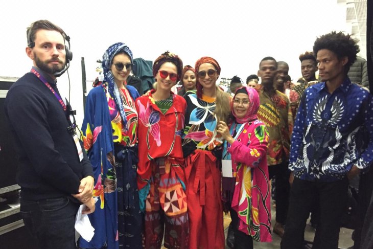 Indonesian batik clothing at ATF Trade Expo enthralls South Africans