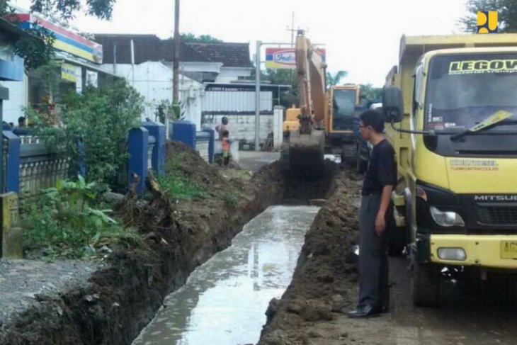 Kementerian PUPR benahi drainase jalan