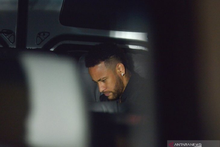 PSG siap jual Neymar jika harga cocok