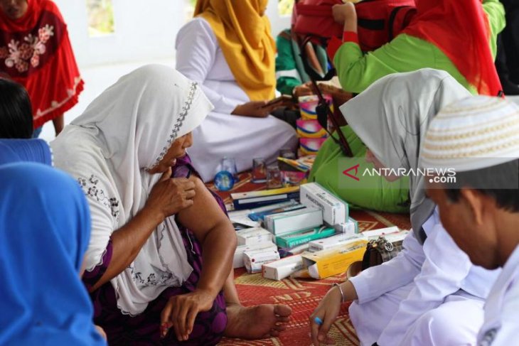 Mifa Bersaudara gelar pengobatan gratis untuk warga sekitar tambang