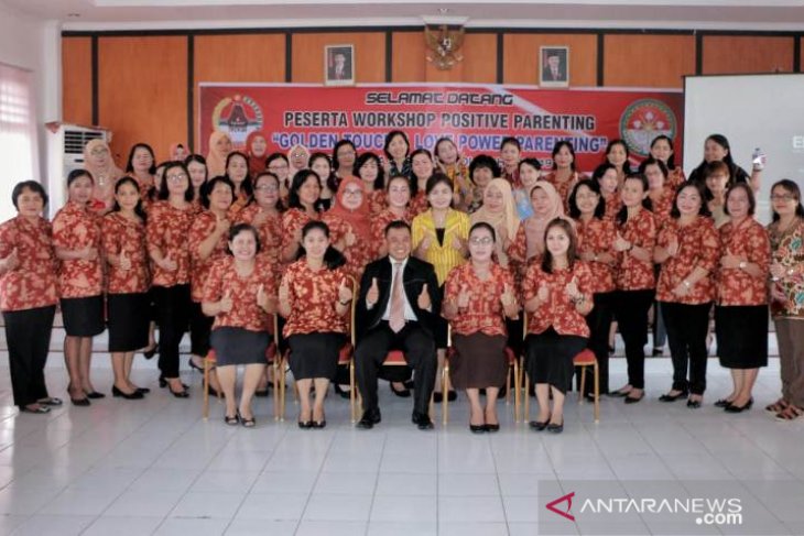 Darma Wanita Gunungsitoli edukasi kaum ibu pola asuh anak positif