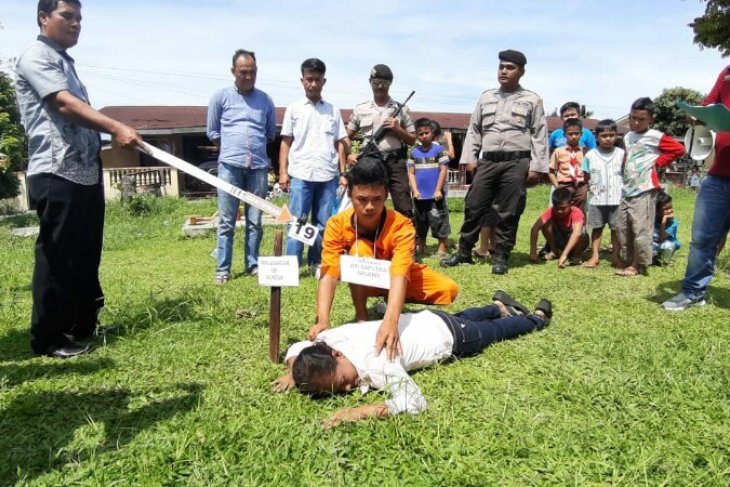 Polres Simalungun gelar rekonstruksi pembunuhan karyawati Burung Goreng