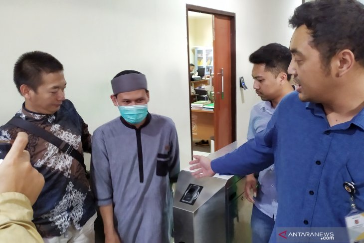 Kuasa hukum berharap Rahmat Baequni tidak ditahan