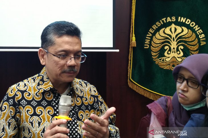 Dekan FKUI minta masyarakat ikuti wabah corona di Singapura