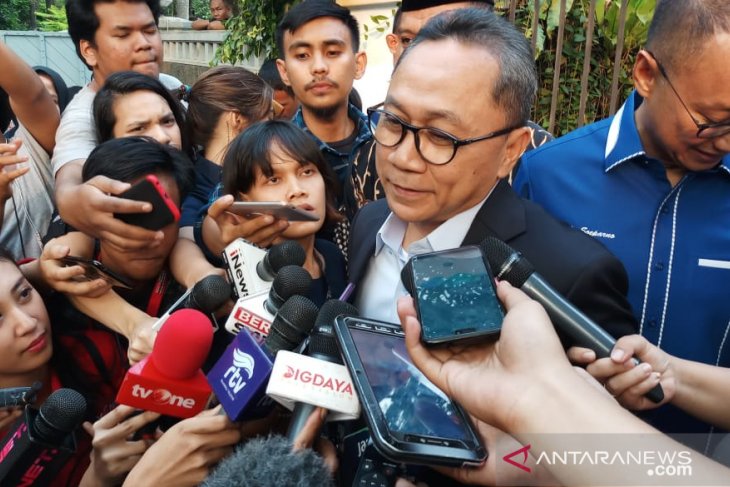 Zulkifli Hasan tinggalkan kediaman Prabowo temui ulama