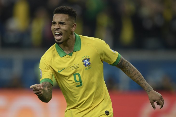Messi harus berkeringat untuk tembus pertahanan Brazil