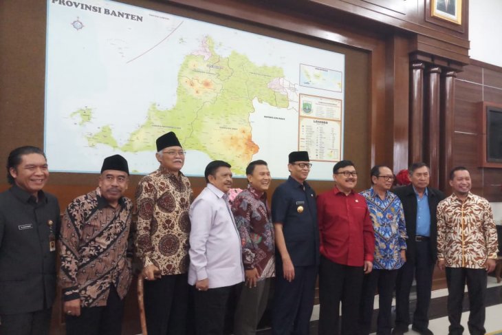 Komisi II DPR dukung Gubernur Banten atasi persoalan PPDB 2019