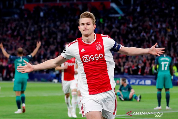 Juventus resmi ajukan tawaran untuk kapten Ajax Matthijs de Ligt